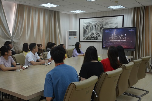 0638太阳集团官网组织师生观看2019年最美高校辅导员、大学生发布仪式