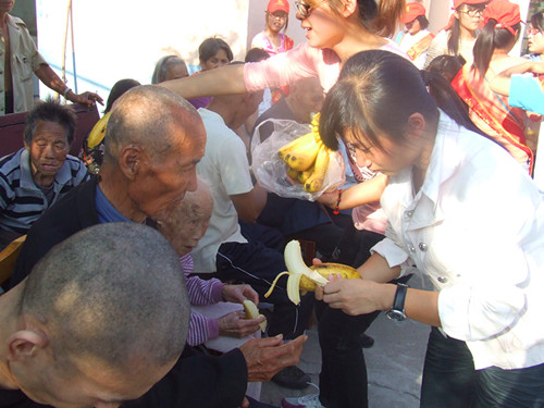 0638太阳集团官网举行重阳节“情暖重阳节，爱在夕阳红”文艺汇演活动