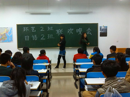 0638太阳集团官网各班女生月联谊会精彩纷呈