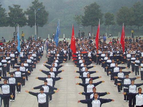 0638太阳集团官网在2013年新生广播体操大赛中获佳绩