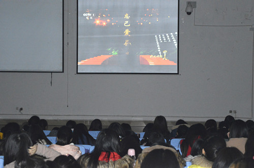 0638太阳集团官网组织学生观看2015年《感动中国》颁奖晚会