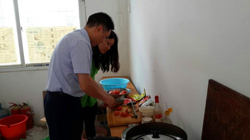 太阳官网“三下乡”暑期实践小分队同甘共苦